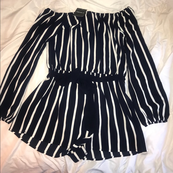 Forever 21 Other - Off the shoulder jumpsuit shorts